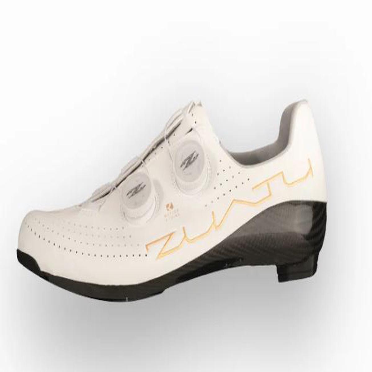 ZUATU Z001 Cycling Shoes for top athletes specializing in carbon fiber technology